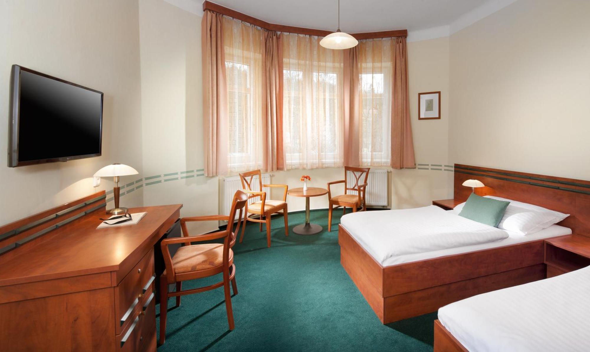 Riviera Hotel Luhacovice Exterior photo